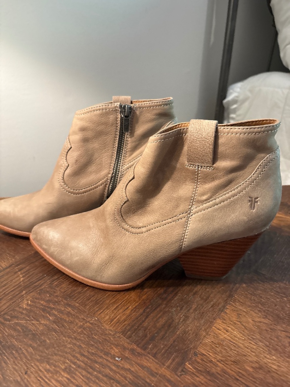 Frye Reina zip side booties in ash size 9